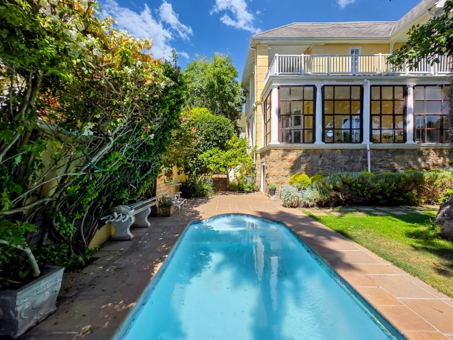 5 Bedroom Property for Sale in Fresnaye Western Cape